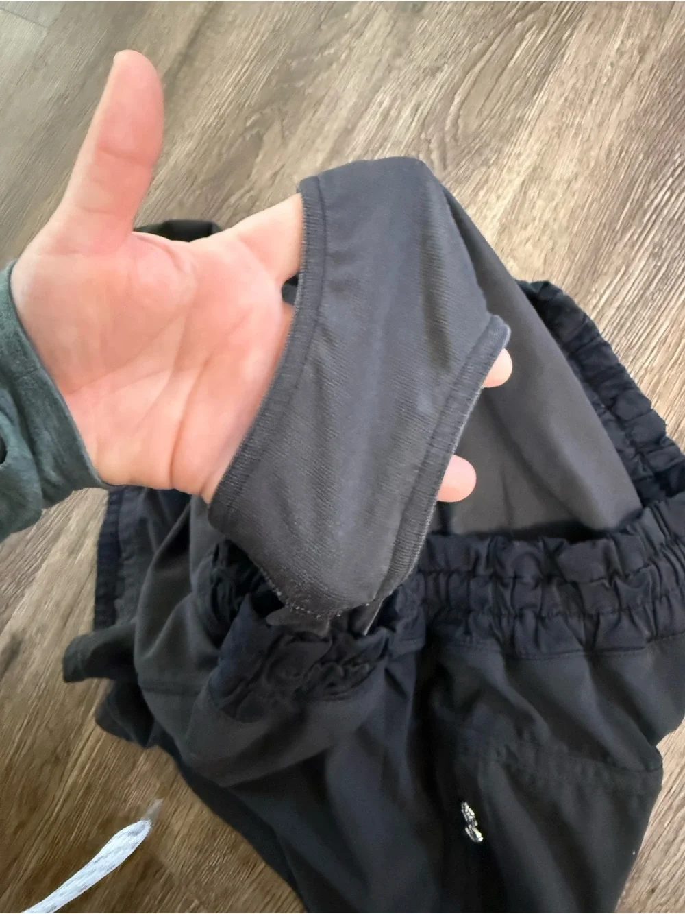 Lululemon Tracker Short Low Rise - Picture 7 of 10